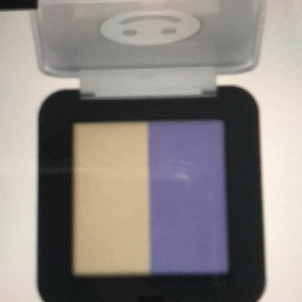 The Creme Shop Glow with the Flow “Angel face” powder highlighter duo